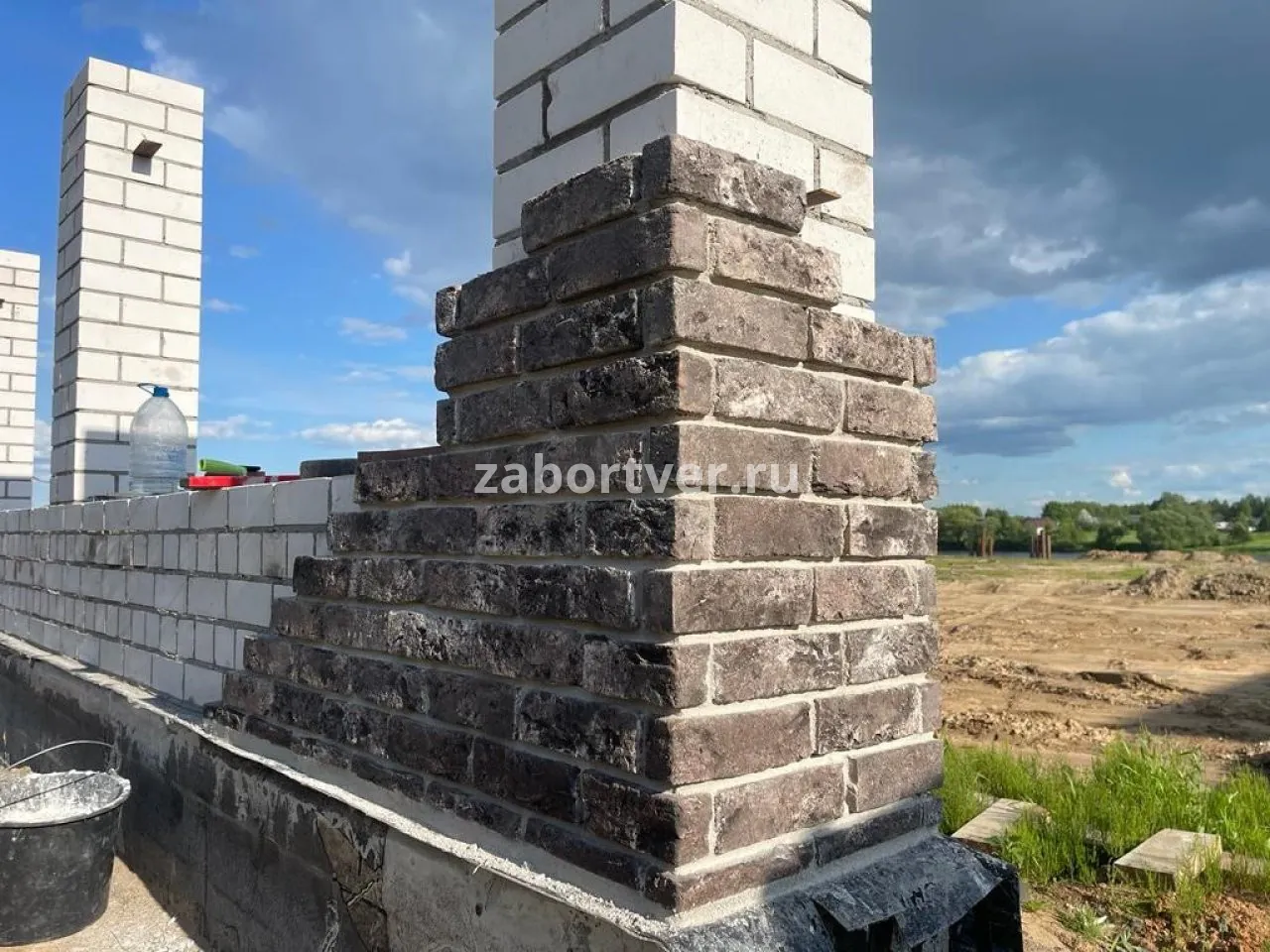 Построить забор под ключ для дачи и дома в Твери